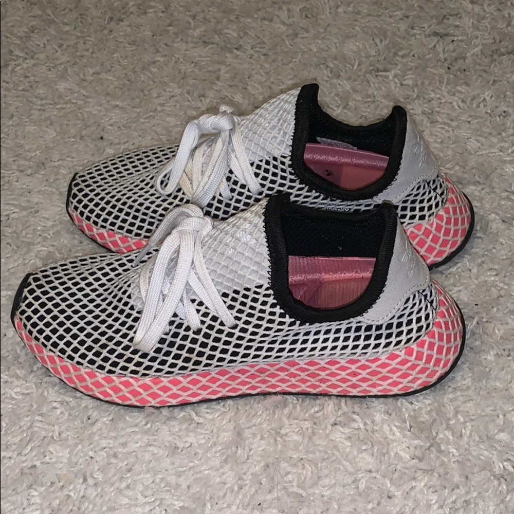 Adidas shoe - Picture 2 of 4